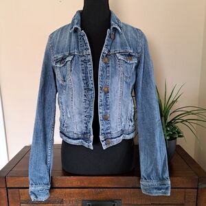 American Eagle Denim Jacket Women's Size Medium Blue Cropped Jean Distressed